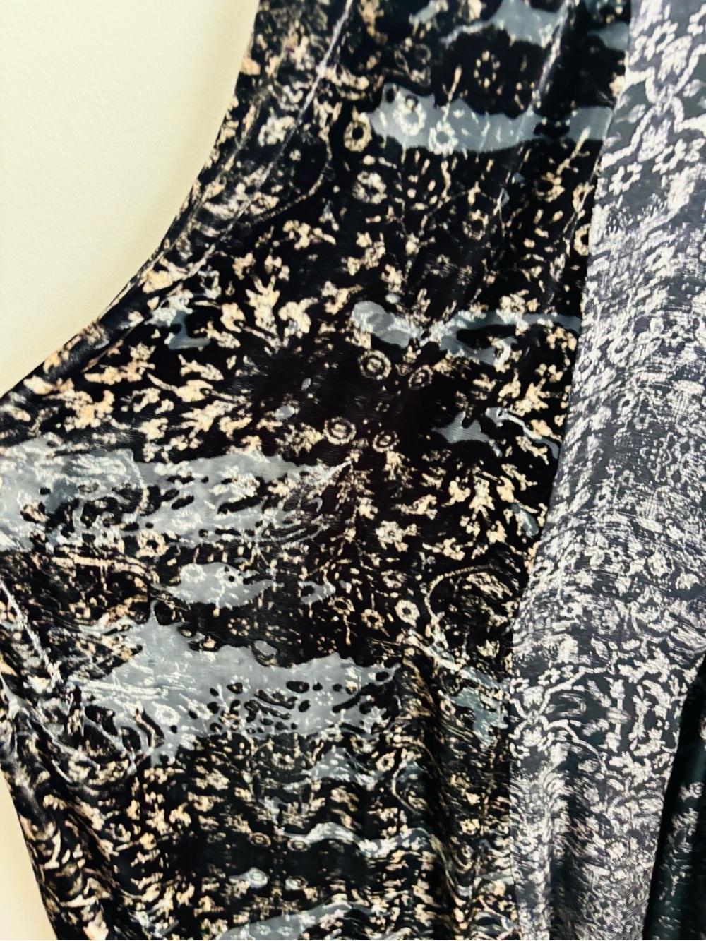 Haute Hippie black mixed fabric silk and silk blend velvet burnout maxi dress. M - Picture 3 of 7